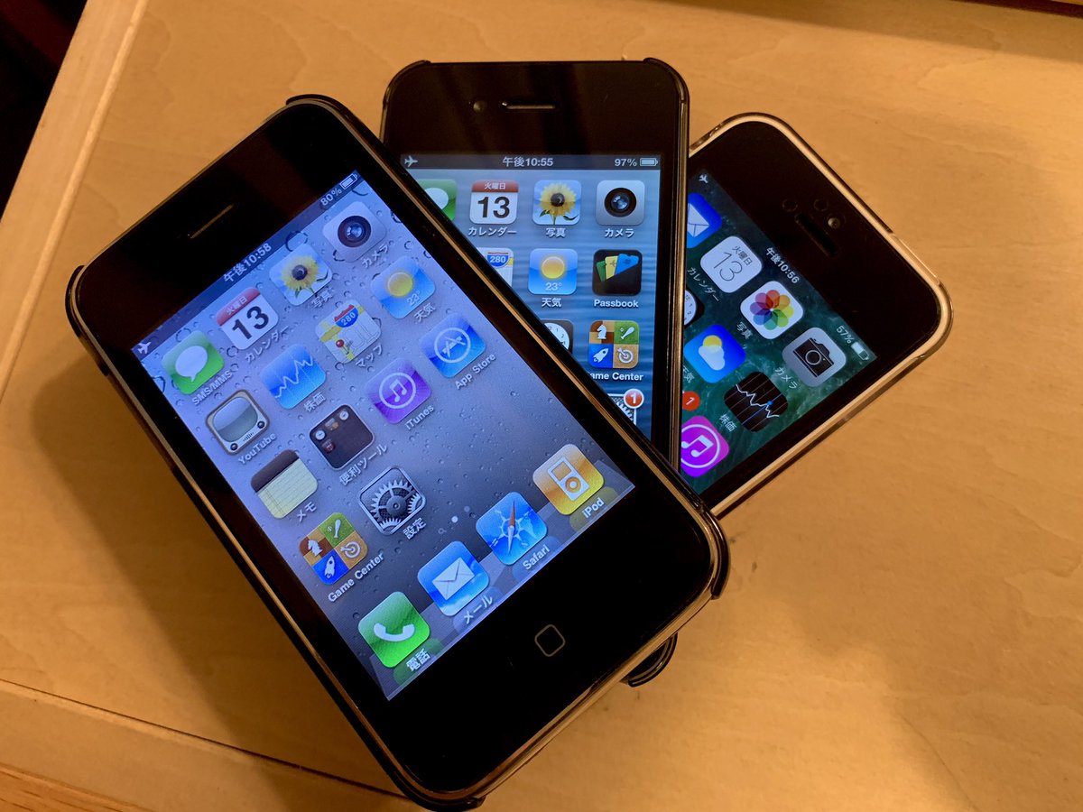 teke3in's tweet image. 最近気に入っている3機種

#iPhone3GS #iPhone4S #iPhone5c #iPhone #Apple