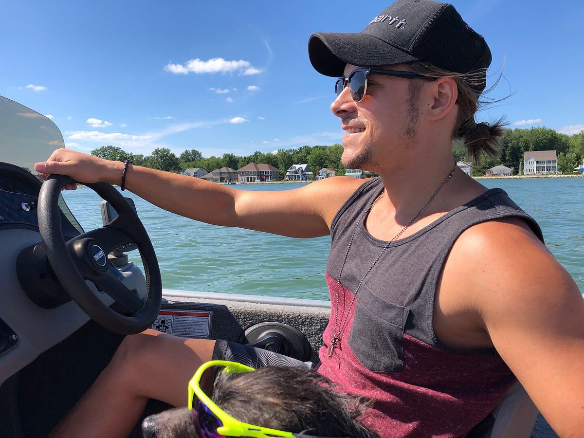 th13pgp's tweet photo. Saturday’s at the lake! #Buckeyelake #Babyrunsthelake https://t.co/32Ojs7WpV1