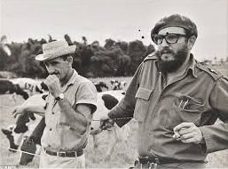 MinagCuba's tweet photo. #FidelVive en cada agricultor, pequeño campesino porque luchó para ellos, para que tuvieran su propia tierra y no fueran explotados. Y ahí tenemos nuestra Ley de Reforma Agraria, ahí está nuestro Plan Turquino. #FidelPorSiempre https://t.co/kWwVrpn0Cf