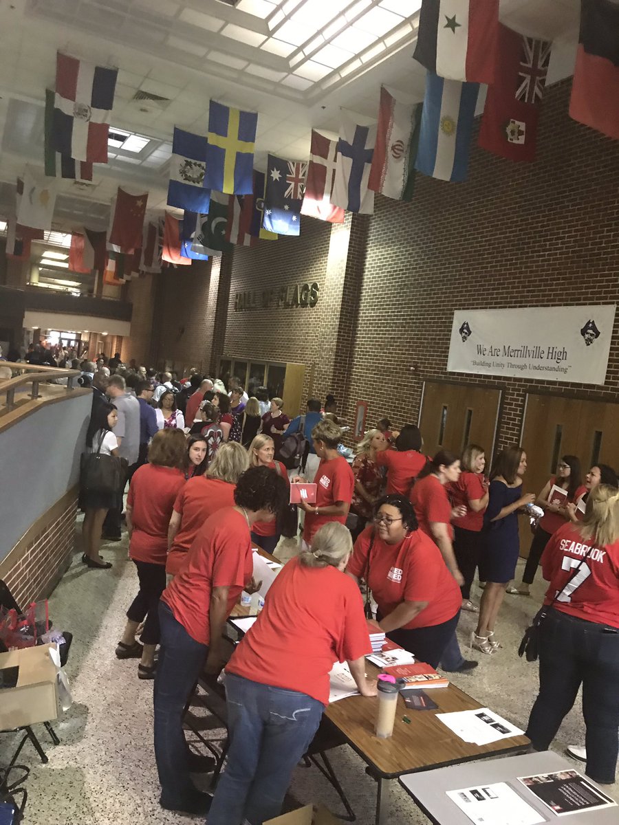 MerrillvilleSu3's tweet photo. We had a great morning welcoming back the best educators in the state!  I hope everyone has a great year. You are the one for our students! You make a difference in children’s lives everyday. Thank you! https://t.co/vdYkBorIgg