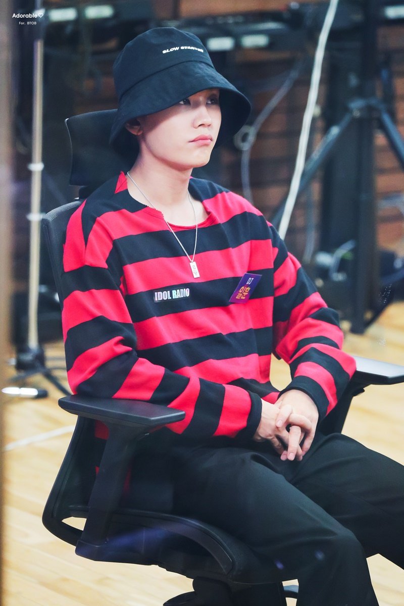 Adorable9095's tweet photo. 190808 아이돌라디오

짱 귀여오 ˇ ³ ˇ♡

#비투비 #btob #정일훈 #일훈 
@BTOB_ILL https://t.co/zhGZ1xwrt6