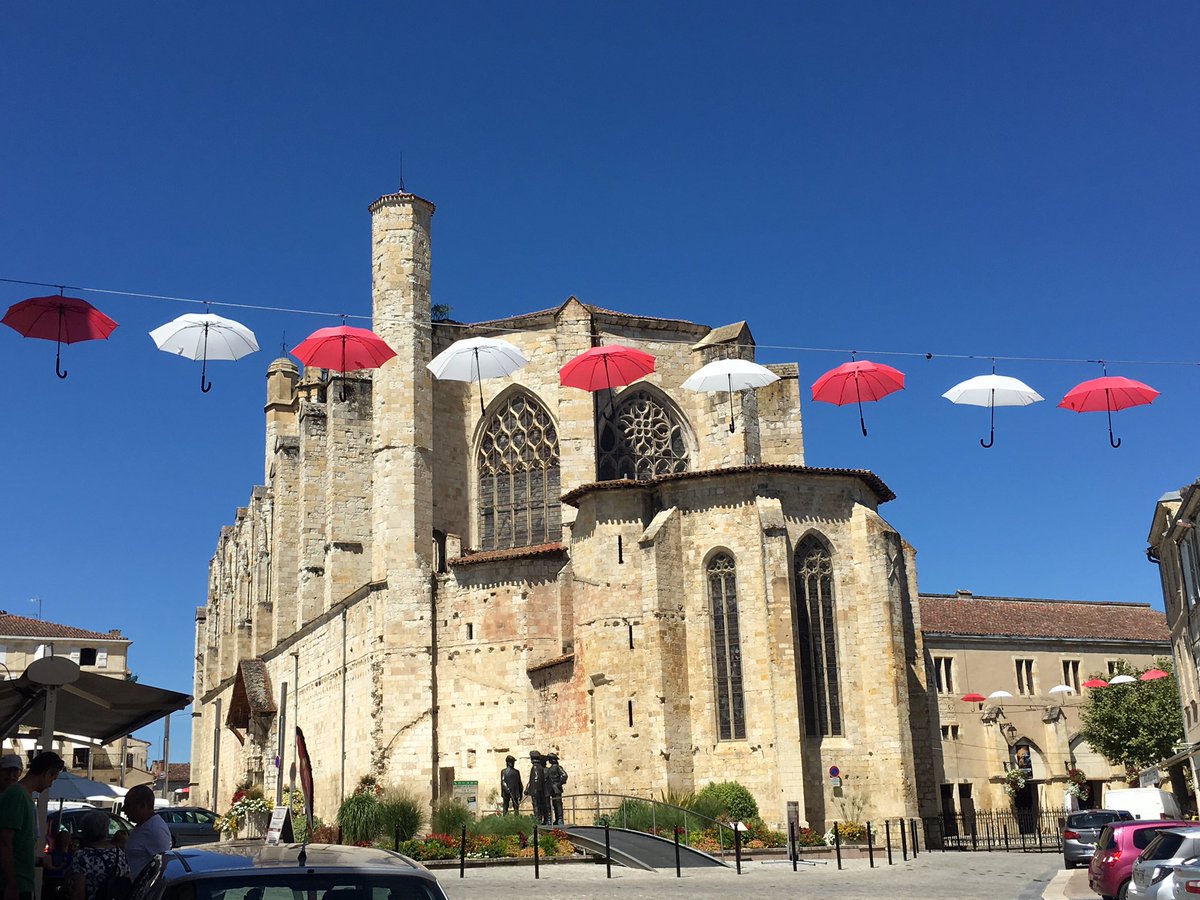 ibancourau's tweet photo. Quel #bonheur, depuis 11 ans, de #cheminer en couple sur le #CheminStJacquesCompostelle!
#Rencontres #Partage #Paysages #Prière #Tolérance #Pèlerins #Simplicité #Vrai
#LâcherPrise...autant d’ingrédients de cette bonne recette à consommer sans modération! https://t.co/KW0qFy3TN5