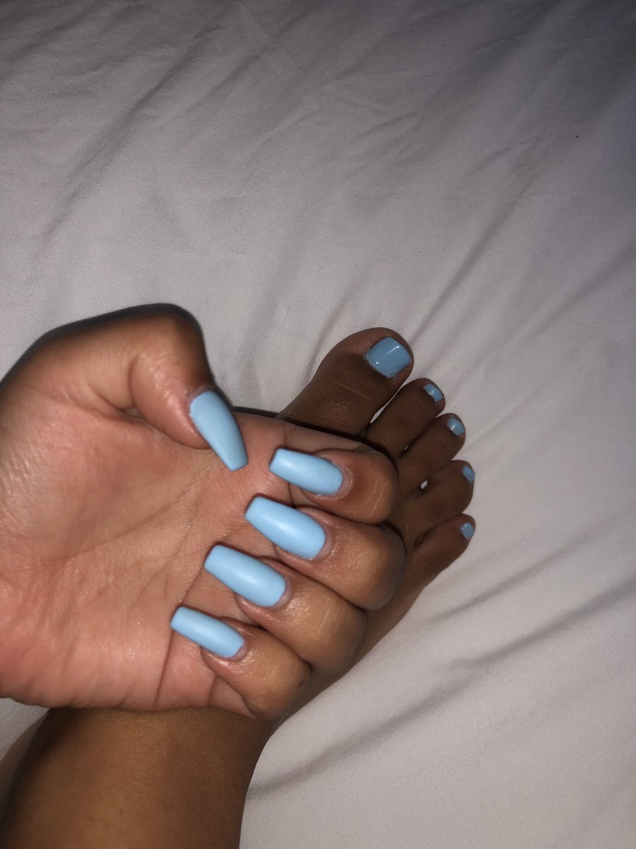 feetparty's tweet photo. @iBuyNYFeetPics selling feet pics https://t.co/p8TioCmIDt