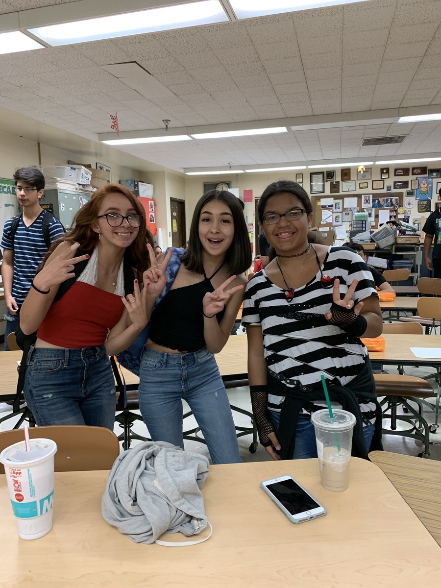 abqdeca's tweet photo. Amazing first day yesterday, love our chapter members!! #firstdayoutfit https://t.co/vm0qI6V6X4