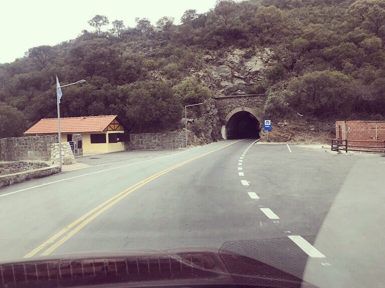 caminosoficial's tweet photo. Acompañamos al Gobernador de la Provincia de Córdoba, Juan Schiaretti, en la finalización de la erradicación de los Ranchos de todo el Departamento Pocho. Además se entregaron 13 viviendas nuevas y se construyó el Jardín de Infantes, Mariano Moreno! https://t.co/eTGUujjQ2y