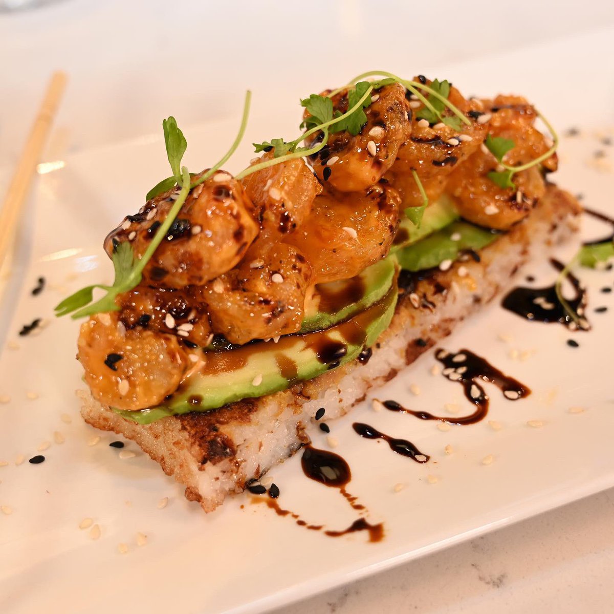 EstefanKitchen's tweet photo. ยฟHoy almuerzas o cenas con nosotros? Desliza ๐ para que tus ojitos ๐ se deliten con las exquisiteces que puedes disfrutar en @EstefanKitchen #grilledseafood #surfandturf #chinocubano #tempurashrimp #shortribravioli #cubanchicken #pitapocket #mojitos #atMDD #placestovisit #miami https://t.co/yxchT3nPRD