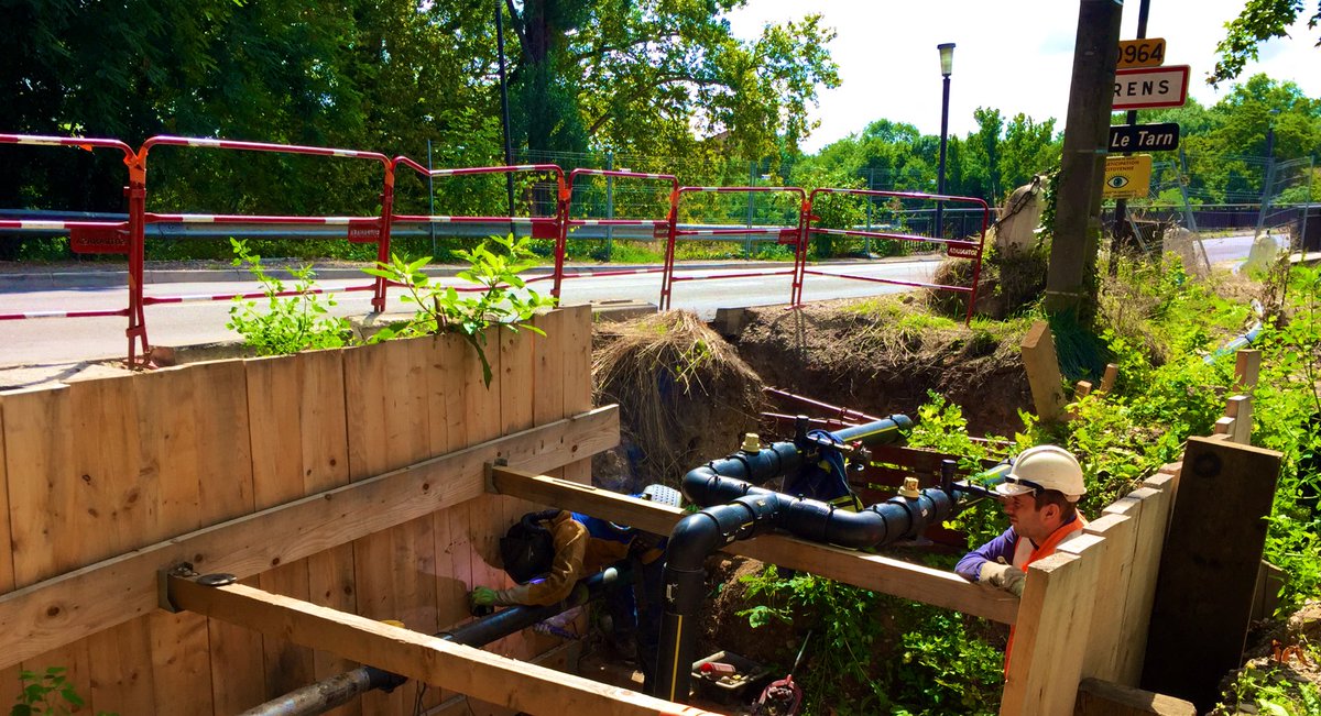 AugustinSebaux's tweet photo. Très beau chantier à #Gaillac pour le renouvellement de la canalisation gaz 4 bars du pont de Brens. Félicitations aux équipes d’ingénierie et d’exploitation du Tarn ainsi qu’à la MSG pour le travail. @grdf #çagaze https://t.co/Lut1J3fuzC
