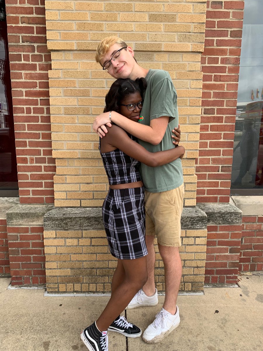 szapov's tweet photo. #smilesforcorbyn your fave corbyn stans are HERE @corbynbesson 💛💛💛 https://t.co/FO9MVk5Ms4