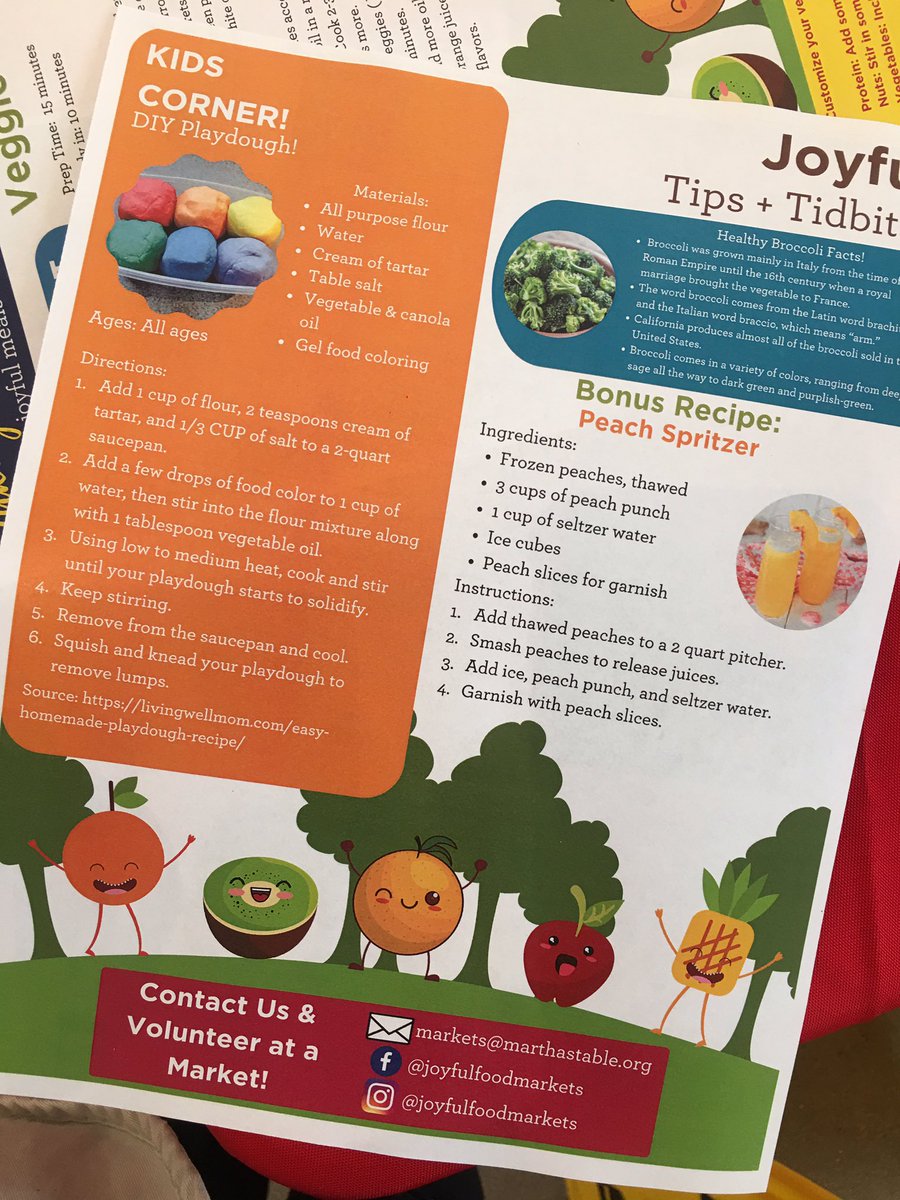 LisaGreenHall's tweet photo. Fabulous afternoon with @BeeckCenter summer analysts at @RocketshipEd @_RISEAcademy_ helping prepare and distribute #FreshFood @MarthasTableorg #JoyfulFoodMarket #community @Georgetown #hoyas https://t.co/TN5JSVEXZY