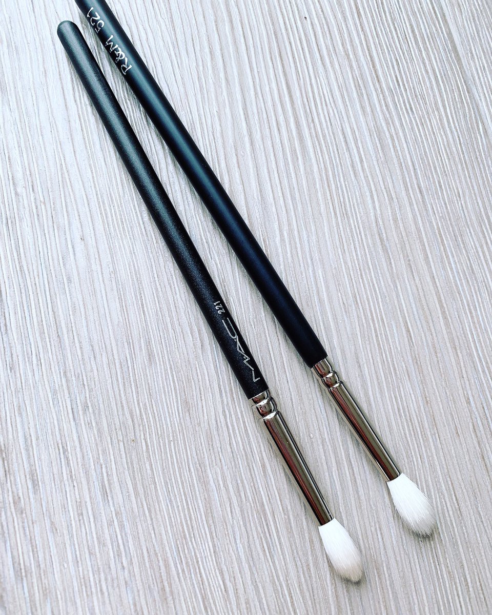 Mehlizabeauty's tweet photo. #best #makeupbrushes #handcrafted visit our amazon shop. We guarantee the price and service and quality wont upset you. #happyshopping #makeupartist #mua #muaUK https://t.co/nFMesQyRSL