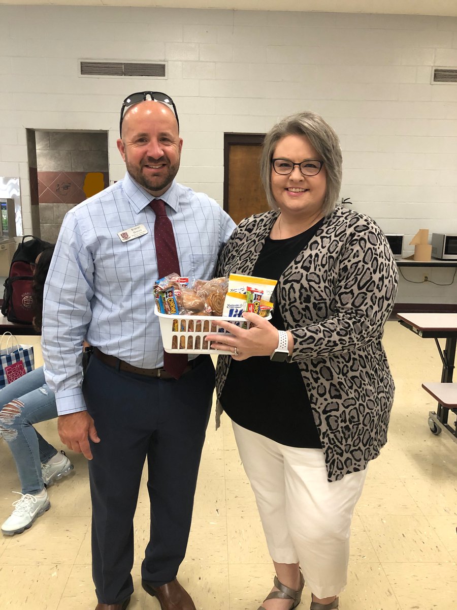 AR_STEM's tweet image. .@ArkansasEd State Math Specialist .@jhawkinsmath 
 partnering w/ educators at .@morriltonjhs
 #ARMathQuEST #STEM4AR #Together4AR
