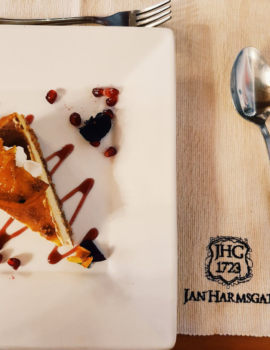 I can't think of a better way to end the slow long weekend than with a lunch at my fave <a href="/JHGCountryHouse/">JHG Country House</a>. How I've missed their Shiraz. The lamb shank was other-worldly! <a href="/RobertsonWineV/">RobertsonWineValley</a> 

#RobertsonSlow
#SlowFoodandWine
#TastetheLifestyle
#CountryLife
#CelebrateRobertson