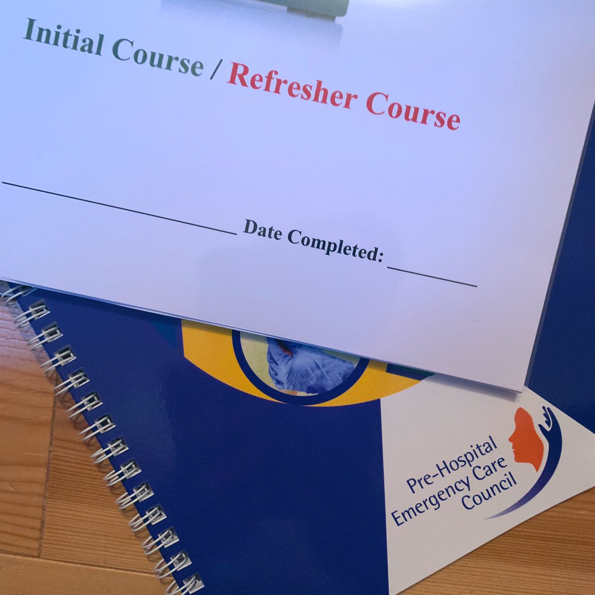 TomasTyner's tweet image. #homework #firstaid #phecc 🏥 🚑 lol 😂