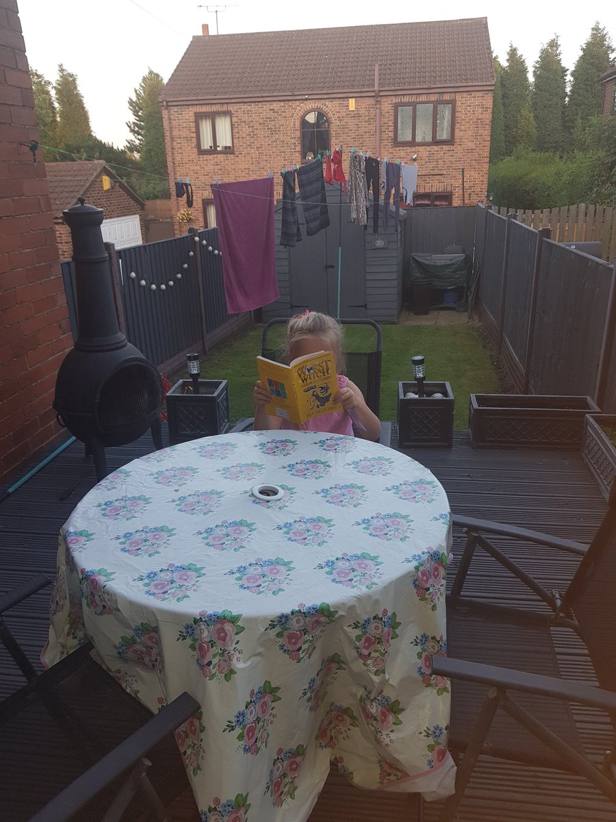 Daniell17898979's tweet photo. #MNASummerreadingbingo @morley_newlands reading in the garden https://t.co/2leVQYWPqN