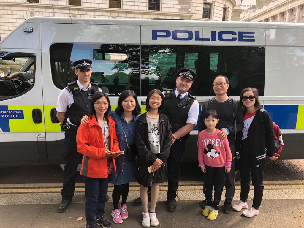 MPSWestminster's tweet photo. #ProjectServator team out patrolling our busy spaces today where we helped reunite a relieved family visiting from China &amp; working with local businesses &amp; Londoners to keep everyone vigilant during the holidays. #ActionCountersTerrrorism #SeeItSayItSorted https://t.co/MGulNwH5H9