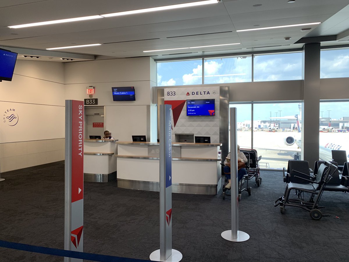 jtisonlewis's tweet photo. one of my favorite things about @Delta is when u run to try to make an earlier flight, and the gate agent tells you the flight is closed when the final boarding call hasn’t been made. Gotta love it. #keepclimbing #DeltaAirlines https://t.co/uzZQ1mPbon