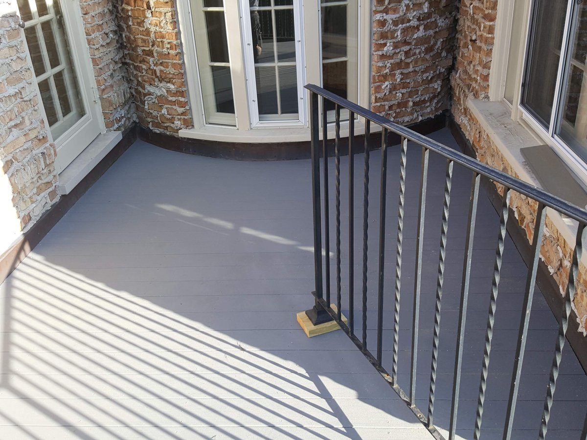 mgbros's tweet photo. New deck and railing re paint project in Glencoe 

#mgbros #construction #generalcontractor #builder #housebuilder #deck #railing #wroughtiron #exterior #outdoor https://t.co/J5BcGZP8Vl