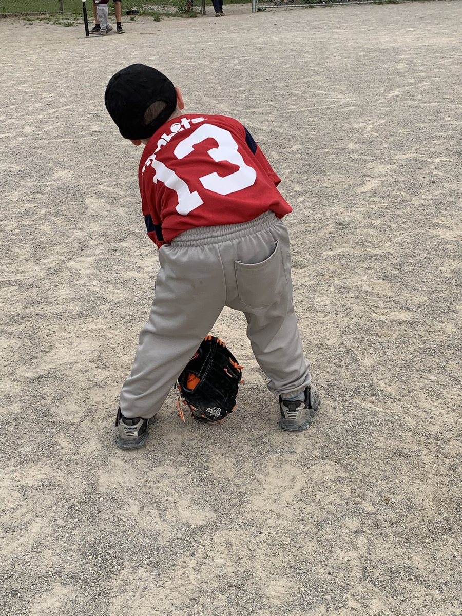 MrFinlayPE's tweet photo. This has been my summer. Iβve absolutely loved spending my days at the diamond with these two. Watched my daughtersβ team, in their first year playing Rep, make the A pool for Provincials! #MustangsSummer #SoProud https://t.co/skzQZrjx3z