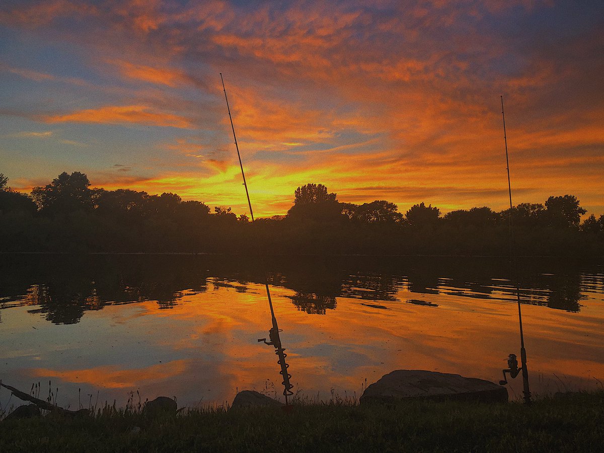 abaegail7's tweet photo. #PureMichigan Sunsets. https://t.co/l0Th0dv3Pw