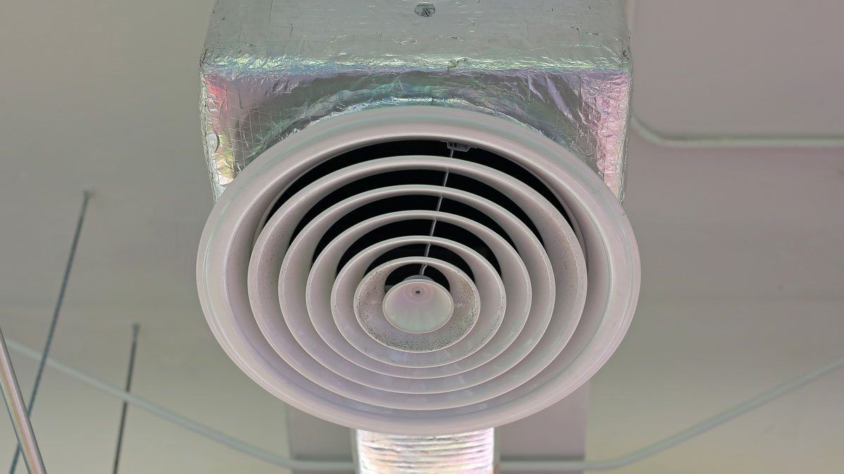 ILGasElectric's tweet photo. Make sure bathroom and kitchen fans are vented to the outside to remove the heat and humidity from your home #TipTuesday #SaveEnergy #ILGE https://t.co/yPxUpocuaR https://t.co/rfJgqOKWCD