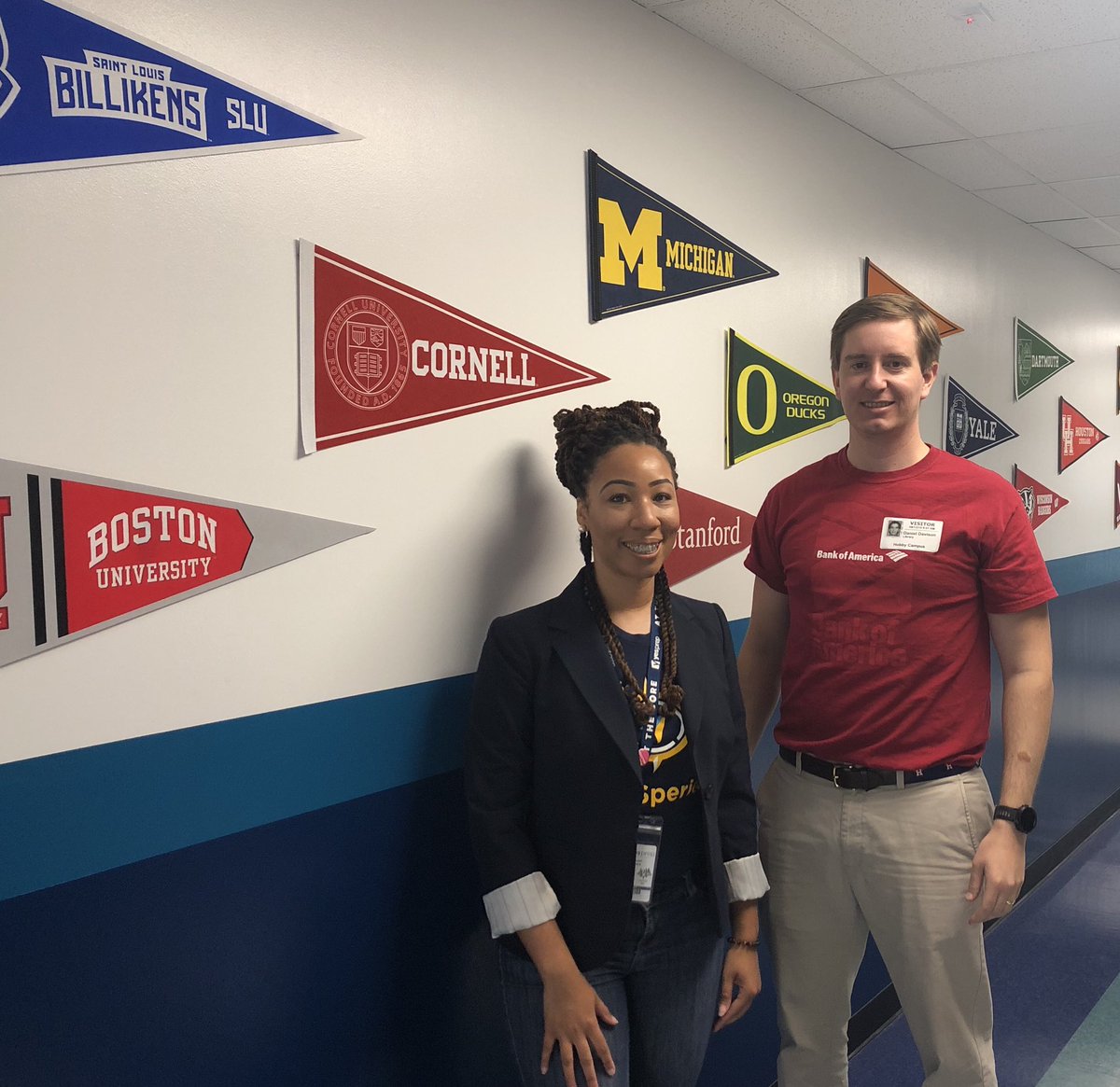 chrystalrivmba's tweet photo. @Bankofamerica flew ✈️ through @YESPrep’s Hobby campus to create college culture for the new Aviators! Volunteers hung college pennants &amp; signs to welcome students to an amazing school year! 
@click2houston captured it!

#teachers #education #freshstart #leadinghoustonforward https://t.co/LyOi4nZ8x0