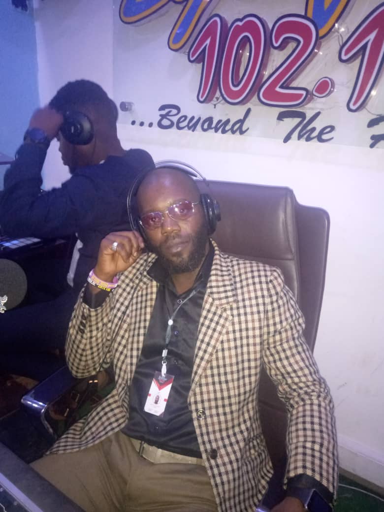 zylofon1021fm's tweet photo. You are up with the #SeriousMen, #ZANUKPORTOR @kayobumps and #PowerBehindMusic @djashmen on #TuesdayTalent . When we talk about the best #TrendSettingAftterDriveShow on your air waves, it is definitely #SERIOUSMUSICBUSINESS. Keep it locked . https://t.co/rd0eT6gkyQ