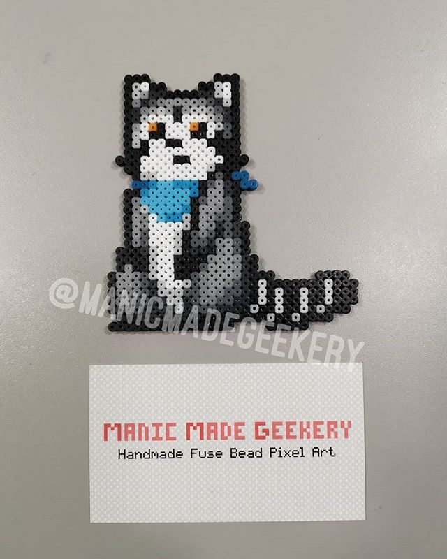 ManicMadeGeekry's tweet photo. Yesterday was the start of a homebrew d&amp;d campaign DM'd by my fiancé, and the character I rolled up is a Goblin with a Polymorphed background. So she spent a few years as a raccoon 😂

I decided I wanted to just make my self sit down and bead somethin… https://t.co/f8FvdV12wi https://t.co/C4bEDobbNa