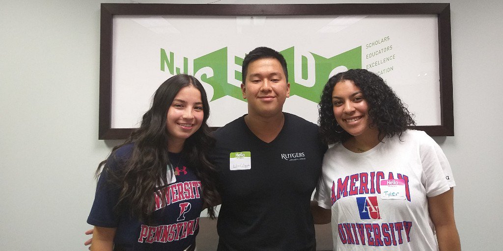 SEEDSAccess's tweet photo. Last month, SEEDS hosted a Senior Send-Off, celebrating Scholars/Young Scholars grads heading to college. Thanks to those who came out to reconnect with SEEDS & classmates before starting new adventures & to Melissa, Richard & Tyler for sharing their experiences! #seedssummer https://t.co/8FlRWkEuxS