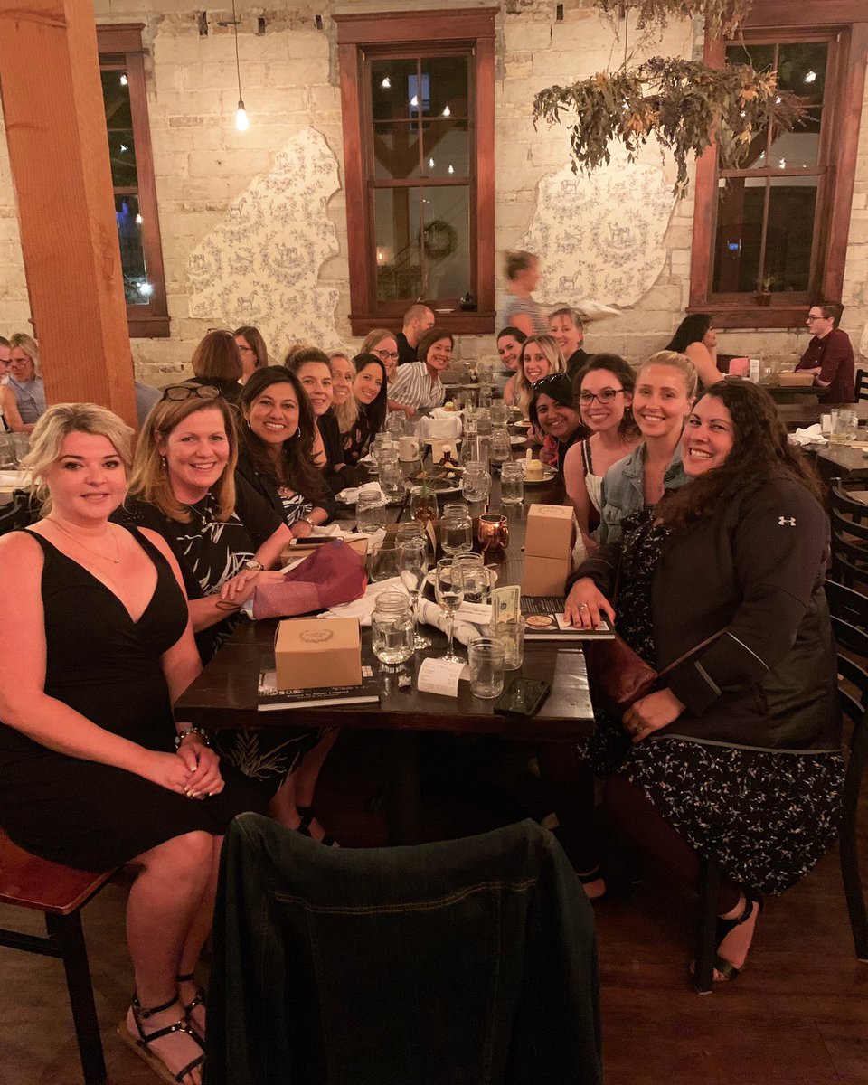 ILEASeattle's tweet photo. Chapters who dine together, also wine together during #ILEALive...🍷fun way to celebrate a great conference with @ileasandiego @ileaindiana  @ileanapasonoma @ilea_ncc. #myilea https://t.co/iNIVfMb7Pa