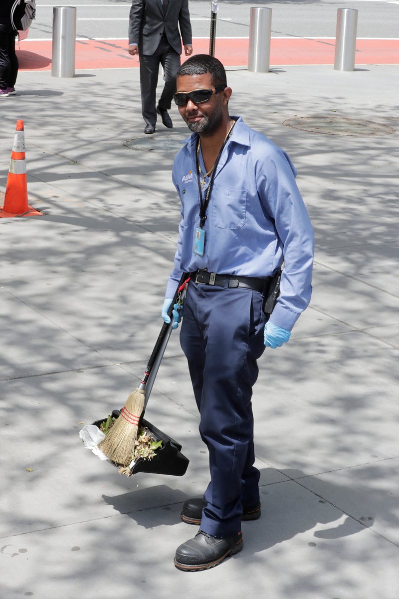 EuropaNewswire's tweet photo. Real Important People at UNHQ.
Peoples Should Take a Page from his Book in How to Keep the UN Clean. Photo: Luiz Rampelotto/EuropaNewswire #CoolUN #un_news_centre #UN4AL #NewYorkCity #CuttingCorners #Downsizing #fashion #celebrities, https://t.co/R8ZY4aBQLM