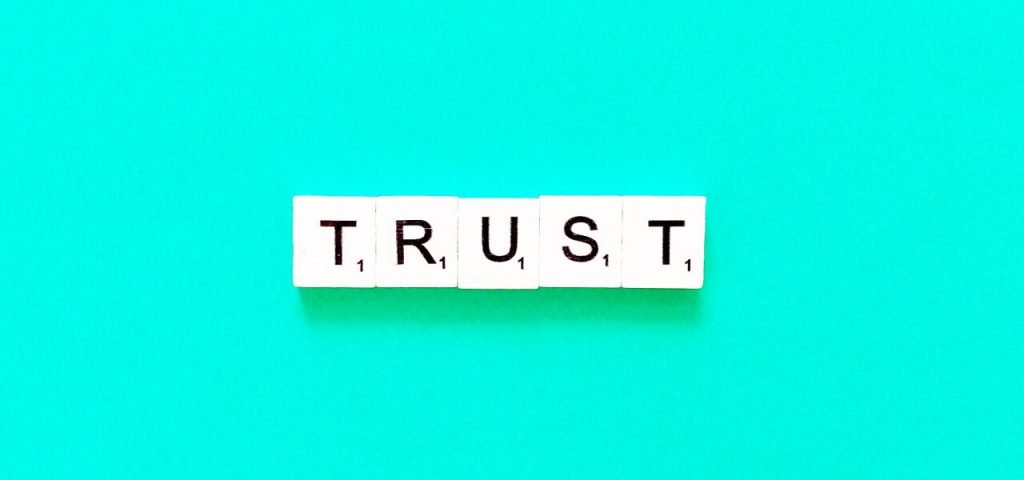 EnablementGURU's tweet photo. We can't afford to continue pouring billions of dollars into #cybersecurity solutions that leave our organizations vulnerable to attack. #ZeroTrust is key. 
@TheEbizWizard shares emerging best practices from #blackhat19 https://t.co/nnZMBNRqcU https://t.co/pOtY7xCNCM