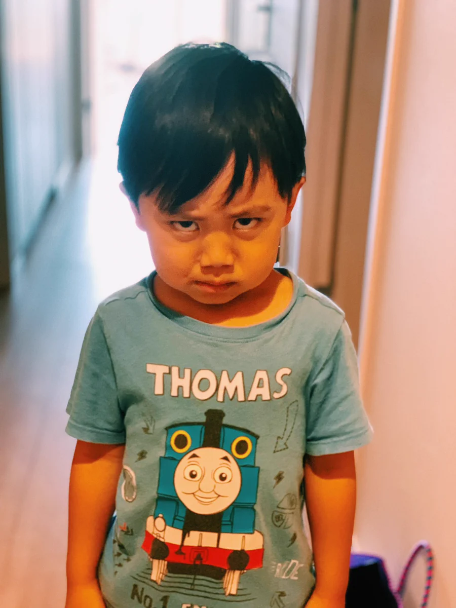 やっぱり遺伝ってあるんやなと実感するwww子供に目つきで注意したら自分もしてたwww