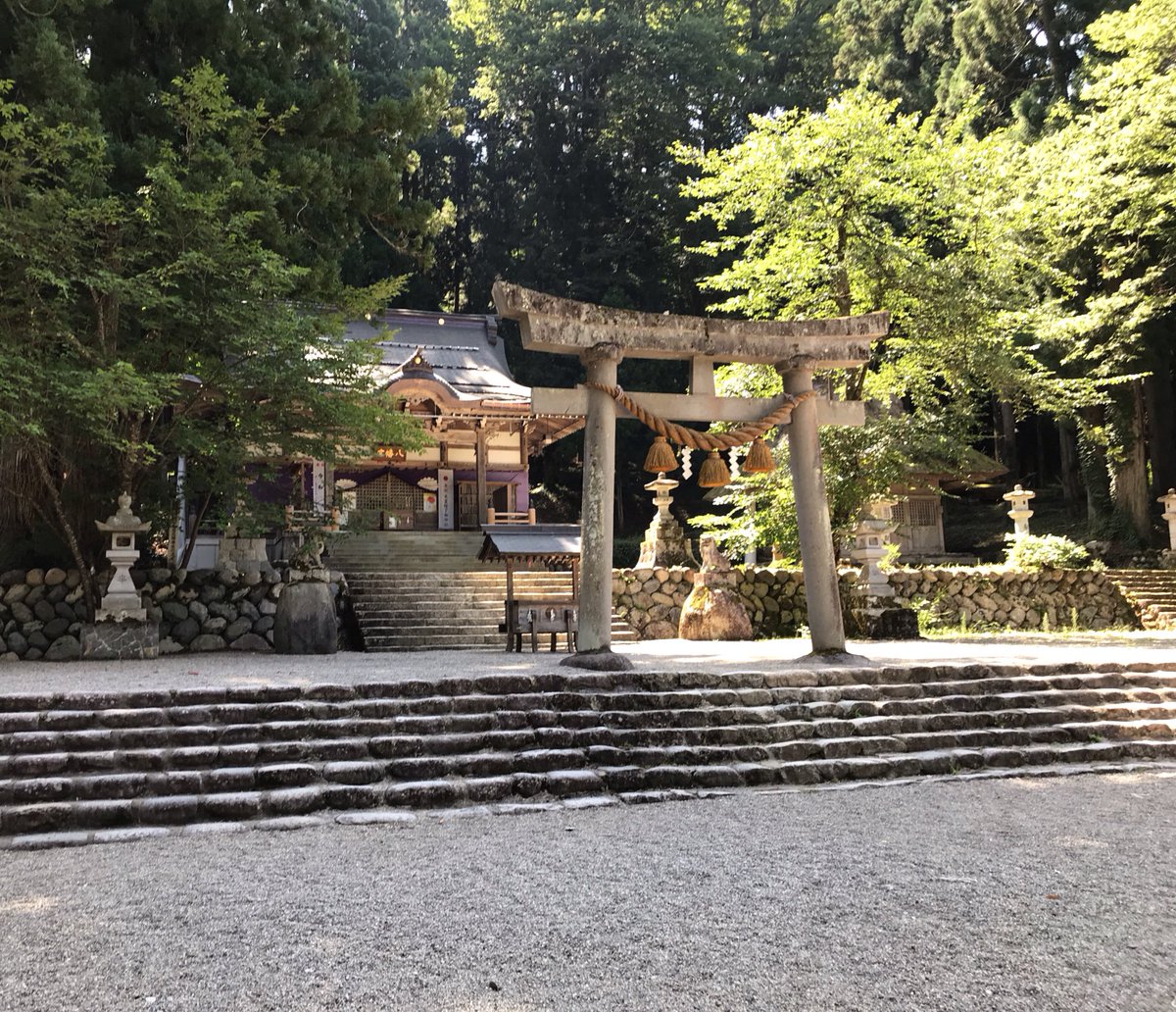 Hello122569's tweet photo. 白川郷を堪能してきました( ˇωˇ ) https://t.co/fktIQ9lSUA