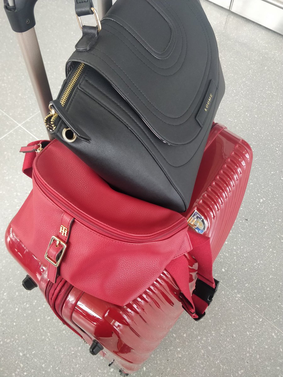 dilani_r's tweet photo. Baby's first Board of Directors trip... #nobackpack #notinsweatpantsandsneakers #allgrownup https://t.co/afLaxnL0LG