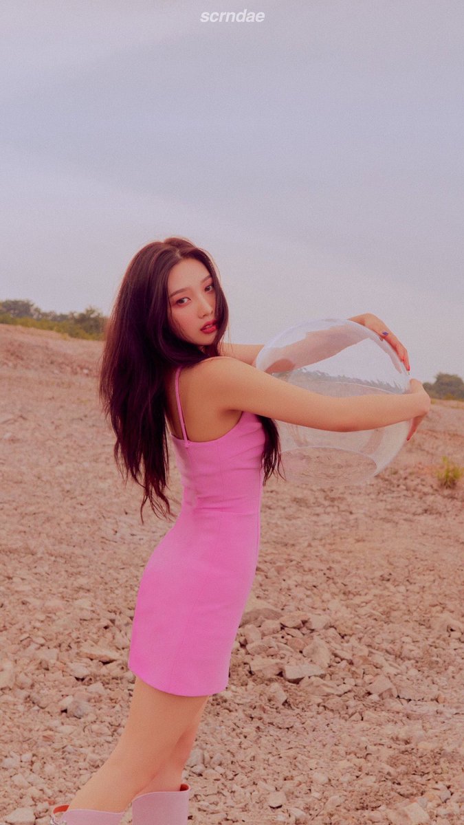 scrndae's tweet photo. The ReVe Festival Day 2
#JOY

#redvelvet #irene #joohyun #seulgi #wendy #seungwan #joy #sooyoung #yeri #yerim #powerup #summermagic #ZIMZALABIM #TheReVeFestival #TheReVeFestivalDay1 #TheReVeFestivalDay2 #wallpaper #lockscreen #redvelvetwallpaper #redvelvetlockscreen https://t.co/FfVyP83rtH