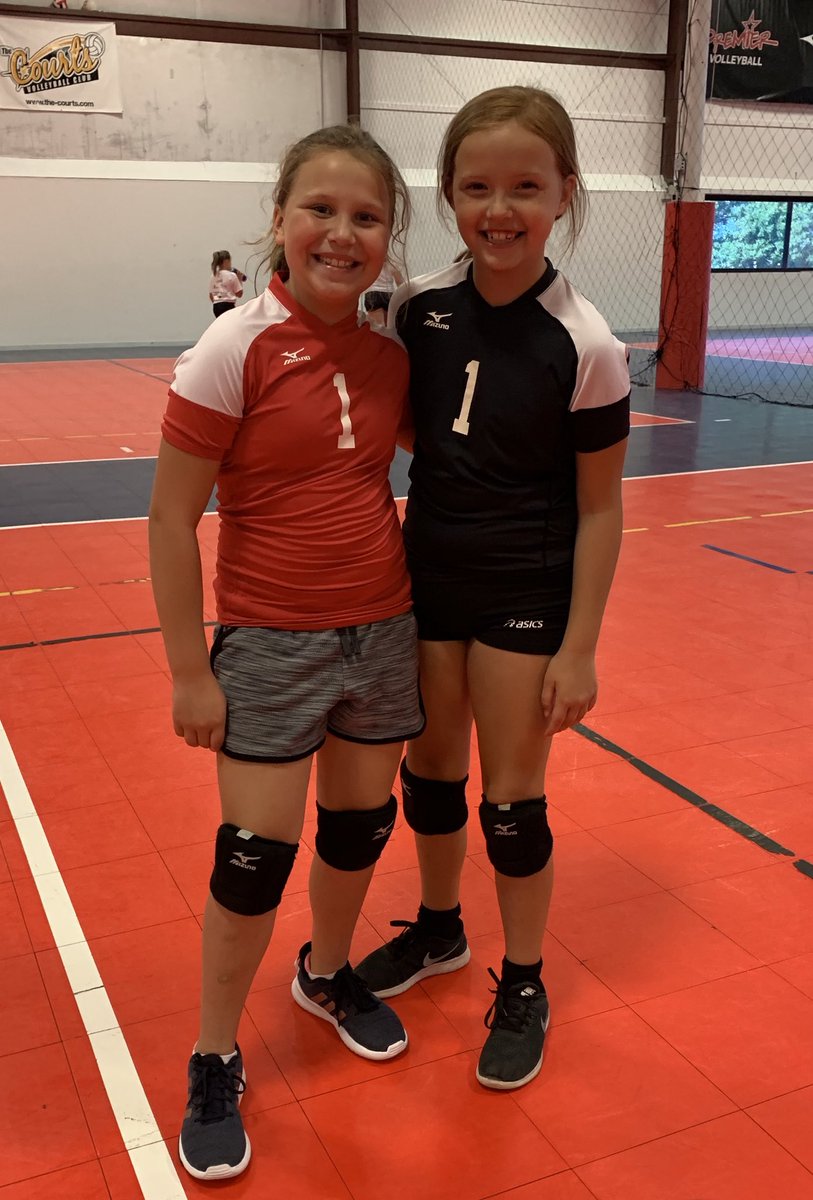 MegganFarrell25's tweet photo. These cuties pulled out the @Premier_VB old school jersey’s for their last week of Fast 4’s! 🤩 https://t.co/3lH4ZrwOXY