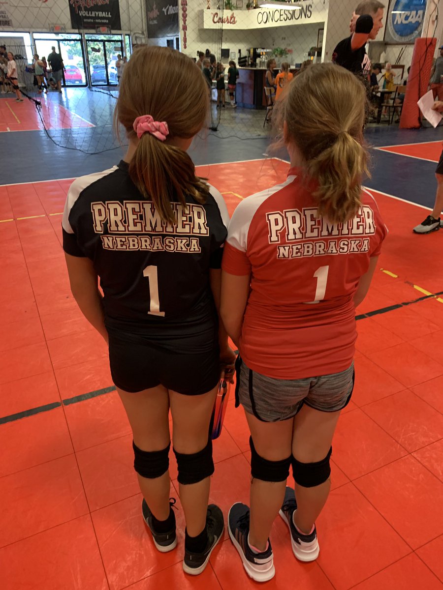 MegganFarrell25's tweet photo. These cuties pulled out the @Premier_VB old school jersey’s for their last week of Fast 4’s! 🤩 https://t.co/3lH4ZrwOXY