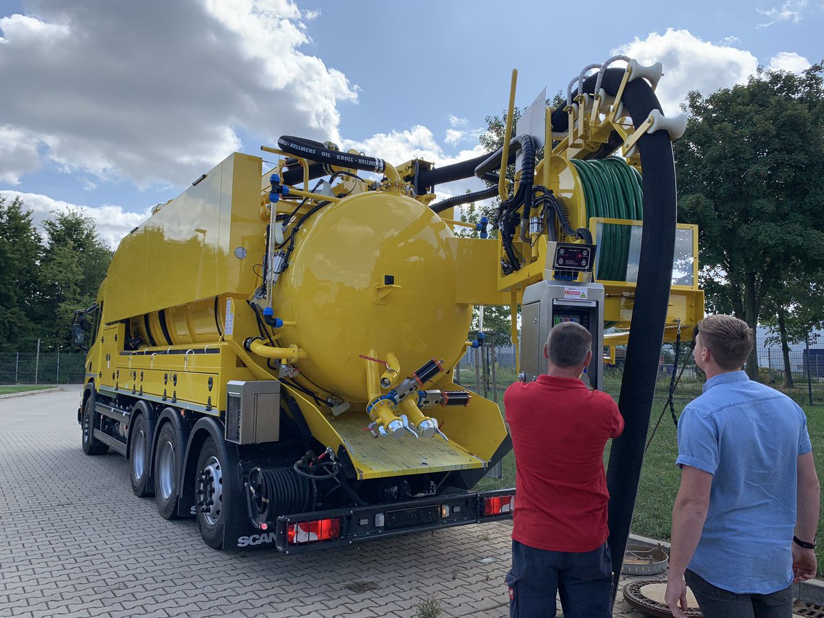 countyclean's tweet photo. Here is the specialist training being carried out by Kroll for our new 8 wheeled recycler unit! Our operative Ryan was shown all the capabilities of the vehicle as well as the latest remote control features of this high-tech unit.

#Kroll #RecyclerUnit #Training #NewVehicle https://t.co/viT4wIzfYd