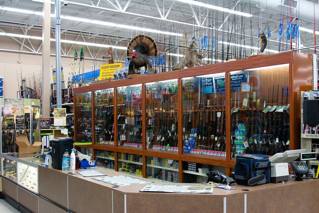 facingsouth's tweet photo. Walmart employees organize for gun safety at work https://t.co/l1RBK51amS #ElPasoTerroristAttack #GunViolence #WorkplaceSafety #Organizing #UnitedForRespect https://t.co/OWAE5fa47E