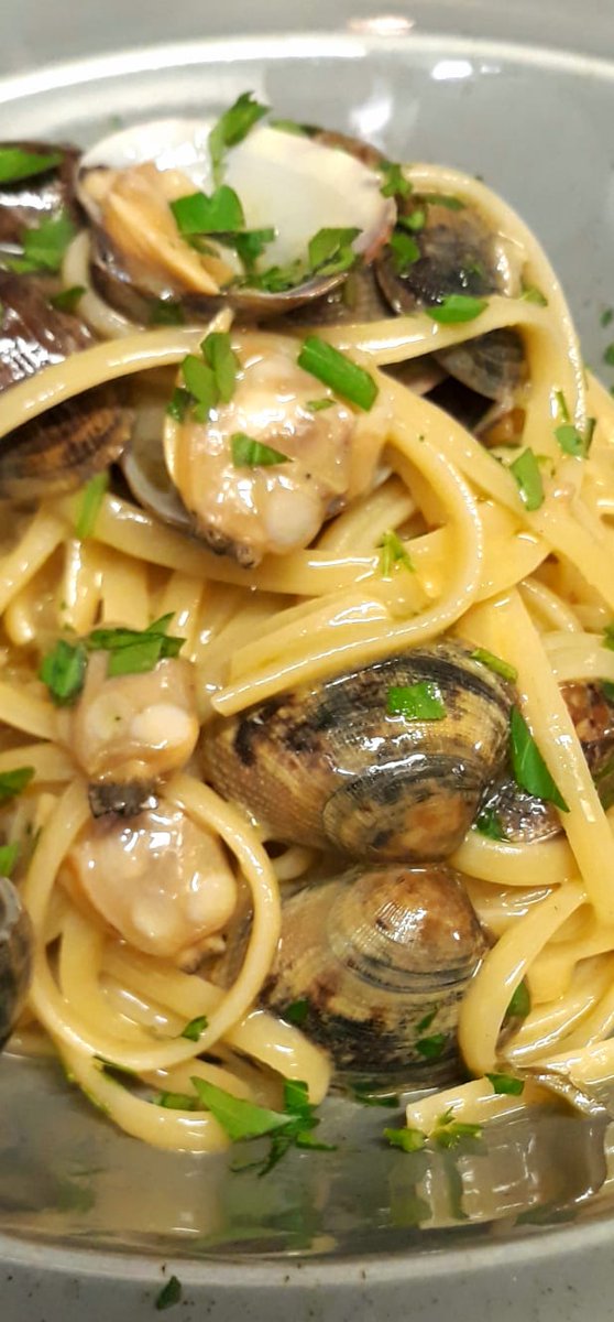 Linguine alle vongole with fresh clams. friendsofflavours.london
#Italian #restaurant #Penge #Bromley #Beckenham