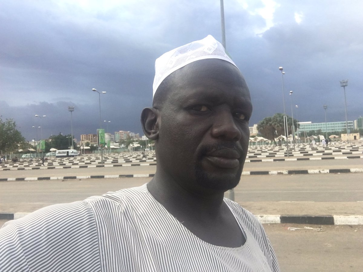 لم يكن الربيع صديقى فى يومٍ من الأيام الخريف ،، وحده الذى يشبهنى ❤️