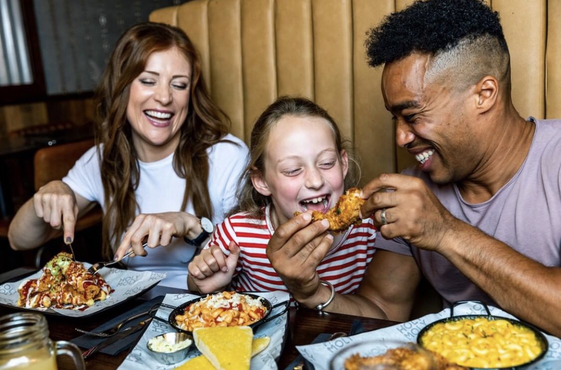 Amazing photo shoot for Amelia @pqaworcester from a recent #stills job for <a href="/holymolymac/">Holy Moly Macaroni</a> ! Well done Amelia - hope the food was good! #keepitquirky #actress #model #stills