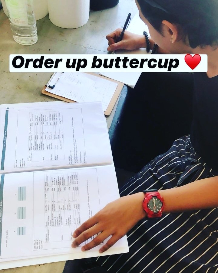 SantosGiko's tweet photo. Order @ Meringue Dessert Bouttique!!
#CarouselCake
#Seasaltbrownie
#Smores
#CaramelMilkshake https://t.co/gdeR5guxfh