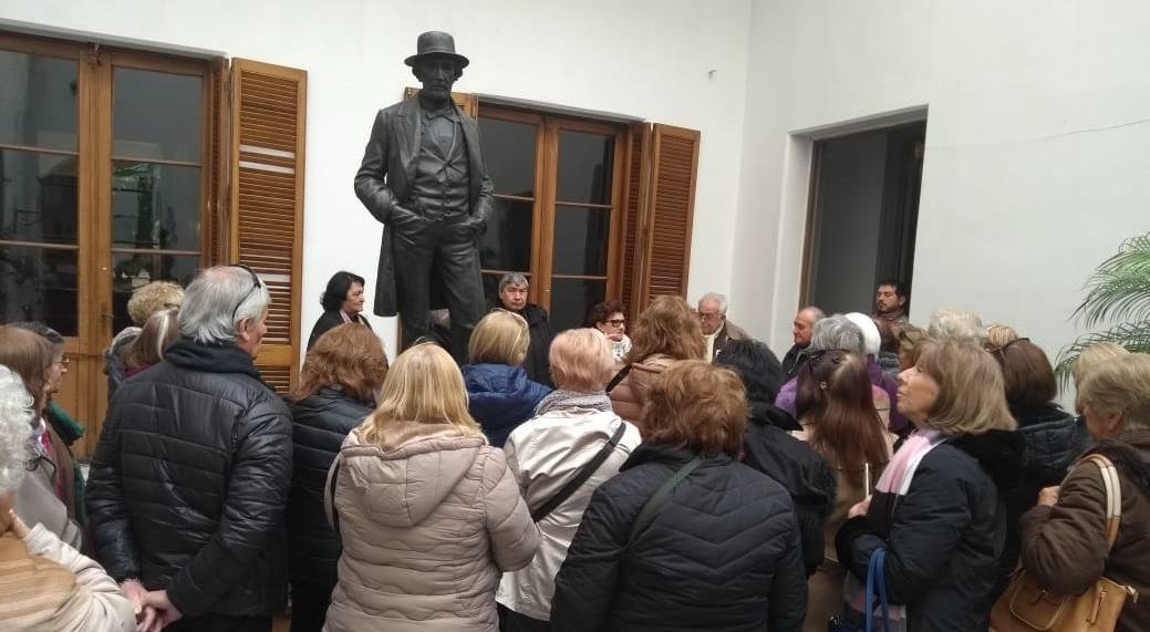 ale_turdera's tweet photo. La UDAI Turdera y personal del Programa de Adultos Mayores   visitamos el Museo Mitre junto con los centros de Jub y Pens. de la Federación de Jubilados de Lomas de Zamora.@marianmercader
@pjaccoud1 @KariDipp
@PatoPiffano @ansesgob https://t.co/k74tKbeChu