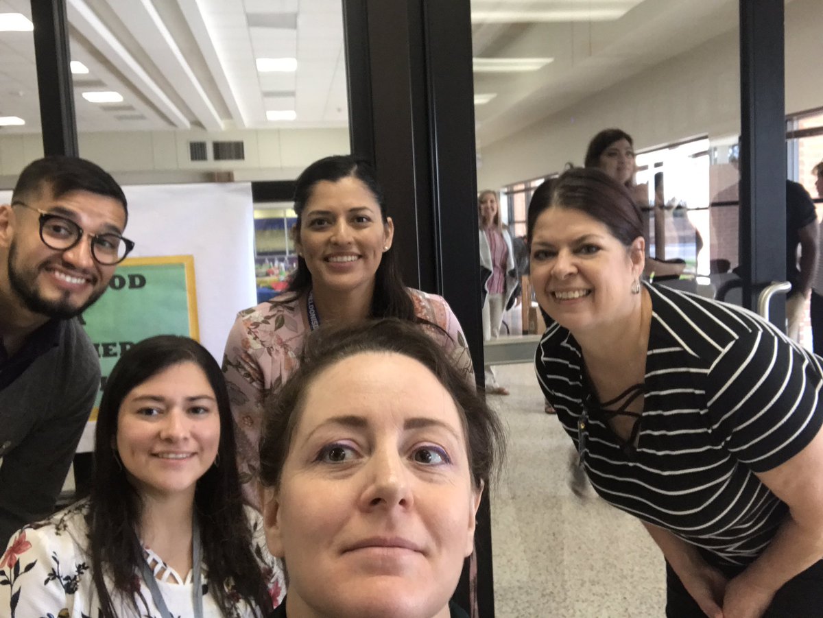 mswigginsclass's tweet photo. Fab 5 @RoyalwoodLions https://t.co/9PXy5JICvm