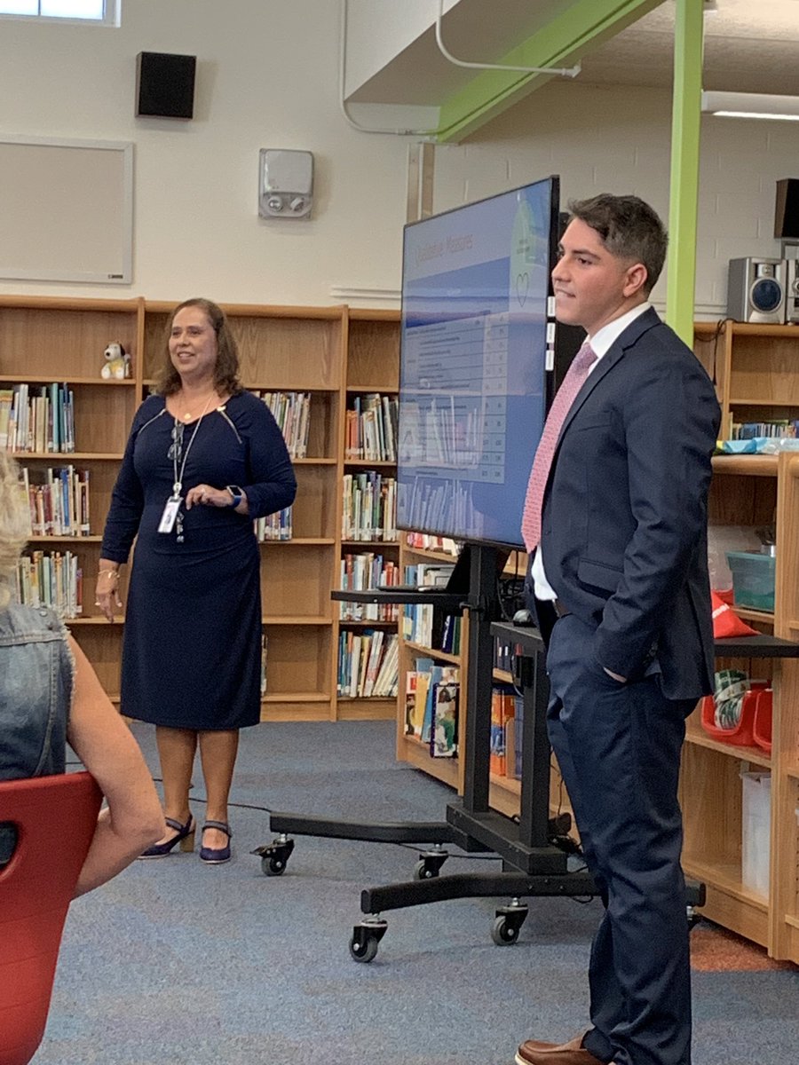 Mary Alvirez tweet media