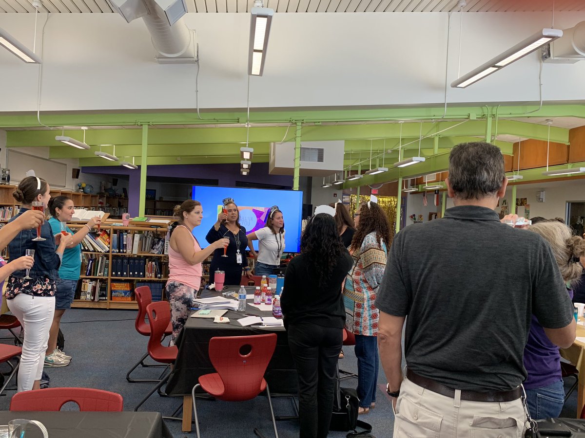 Mary Alvirez tweet media