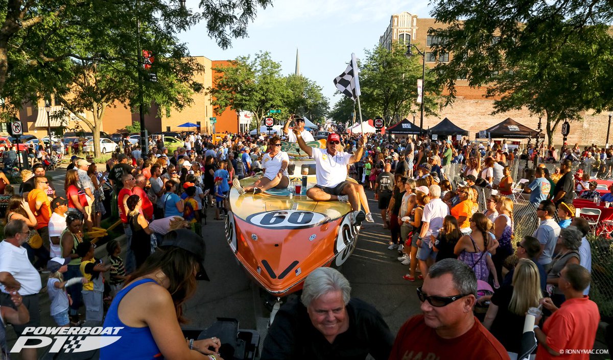 Thanks for the awesome welcome #MichiganCity 🤩🇺🇸 The #greatlakesgrandprix street party was 🔥 It was SO great to meet all the fans that came down to take photos with the #vspc #p1superstock boat holding the 🥇🏁🚤💨 Photo by 
#Racing #Offshore #Offshoreracing