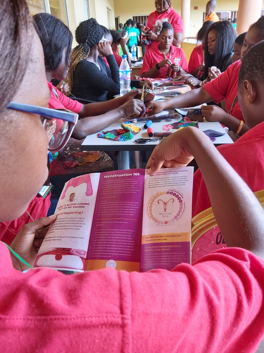 Lolo_cy's tweet photo. Training 250 girls on menstruation and how to make their own reusbale cloth pads at the #Bemoresummerbootcamp2019

Girls are equipped with educational pamphlets and their sewing kit.
@olaniyan_dolapo showing the girls how to properly sew it

#MyBIM #Nodayoff #reusablepads https://t.co/UO1xlN6J4A