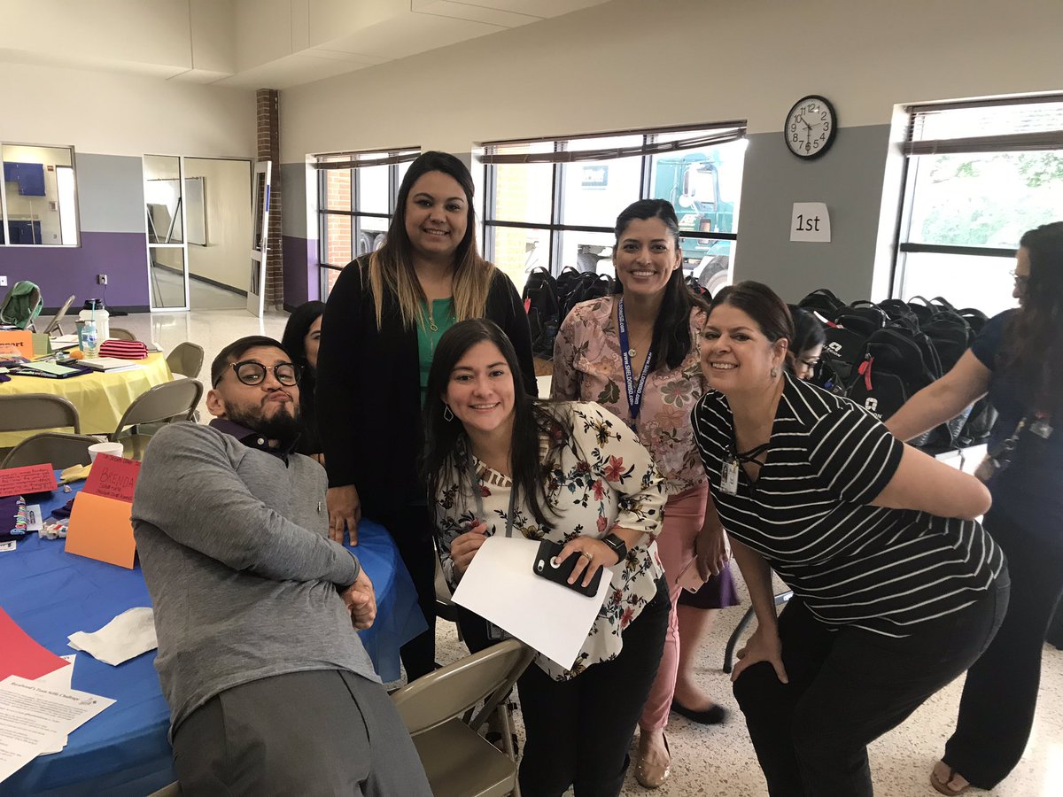 mswigginsclass's tweet photo. Fab 5 @RoyalwoodLions https://t.co/moNgV5EBUv